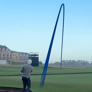 Cold St. Andrews morning with Rory #golf #golfer #professional #athlete #hit #swing #shot #pro #cool