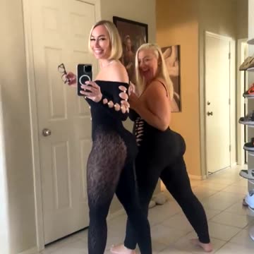 Mellanie Monroe feet Daugher