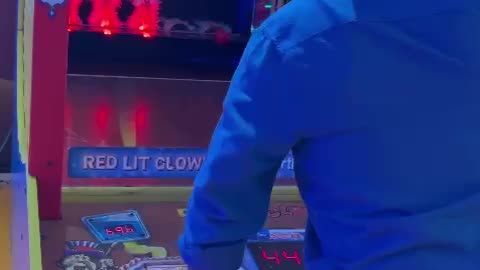 Down the Clown Hitting game