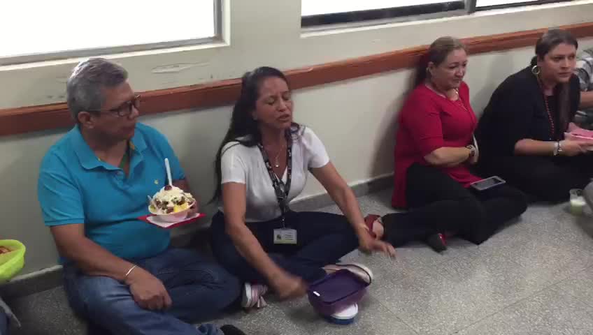 Polémica por retiro de sillas de cafetería en la Alcaldía de Bucaramanga