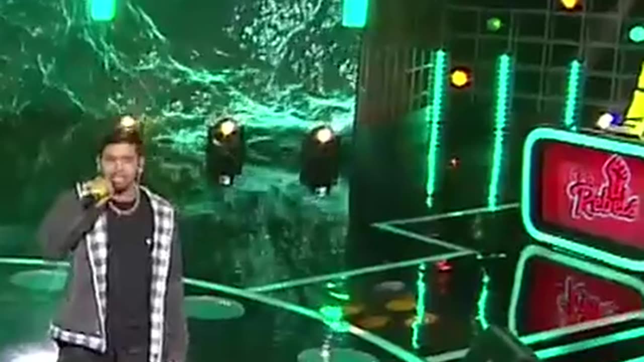 Rihaayi song short viral clip.