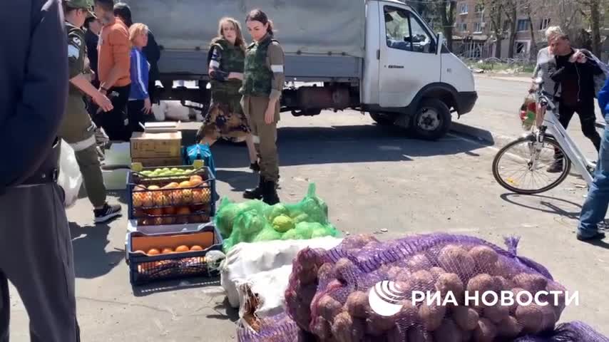 Humanitární pomoc ruské armády v Mariupolu