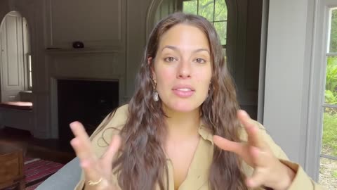 Ashley Graham is manifesting her dream life and making thousands of dollars a day.