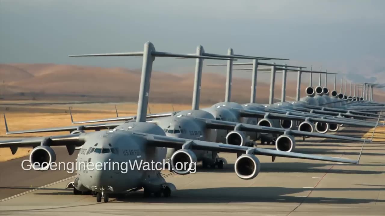 Military Geoengineering Jets Spraying Over US (caught on camera)