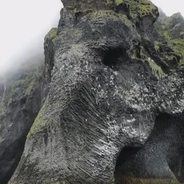 SZIKLAKÉPZŐDMÉNYEK