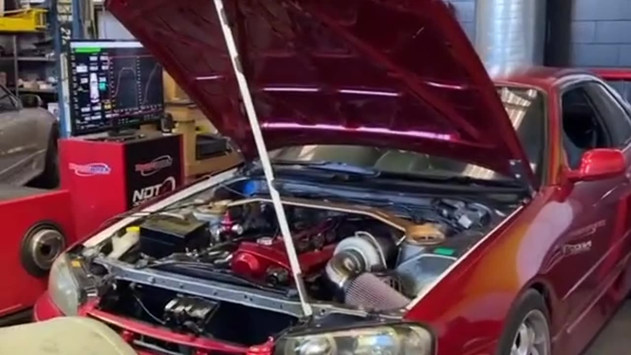 Nissan skyline power, jumping out the engine