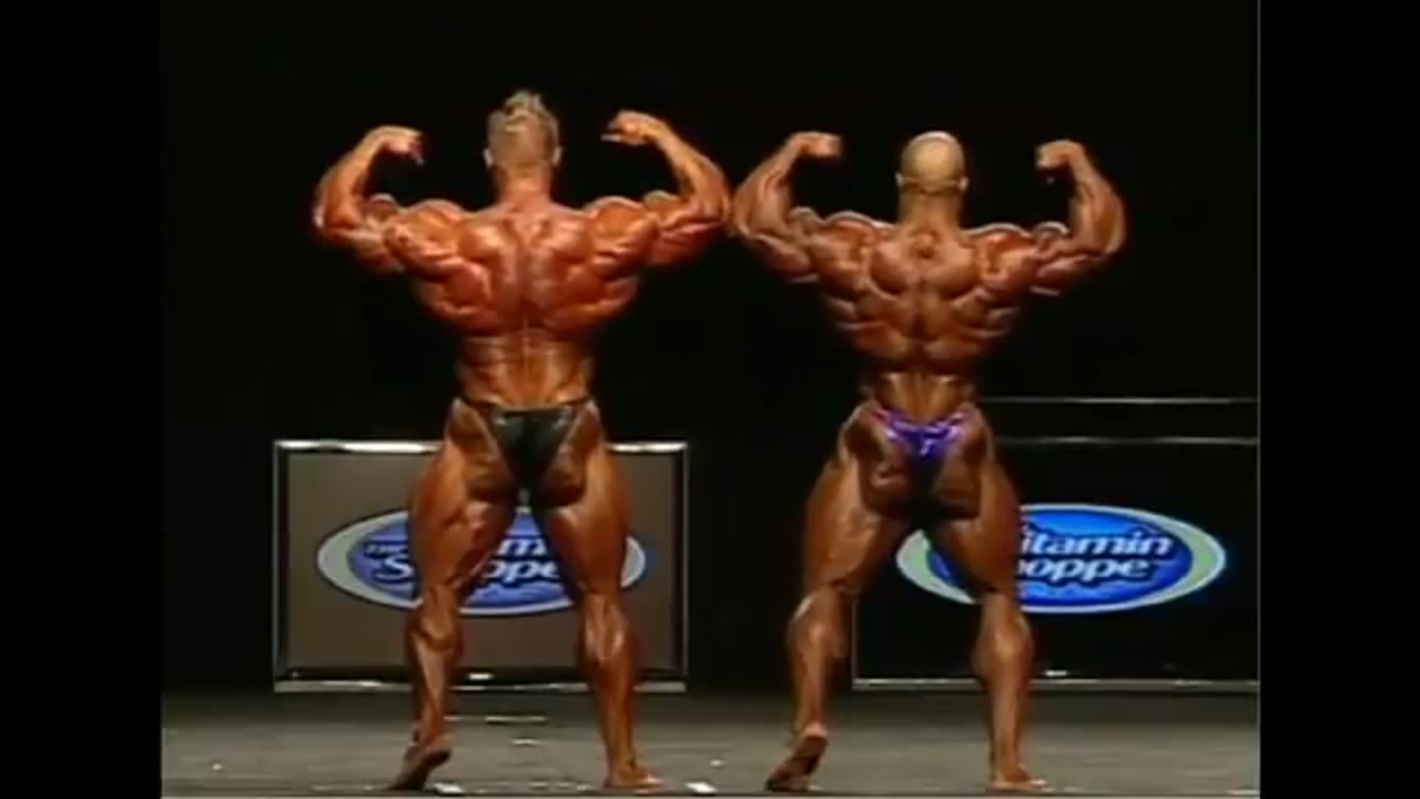 Mr Olympia 2011 Jay Cutler vs Phil Heath Comparsion Vergleich Pose Pflichtposen