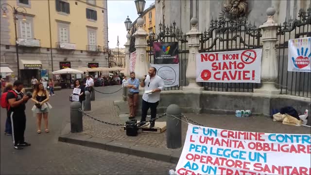 5-6-2021 Manifestazione NOI NON SIAMO CAVIE - Napoli - Piazza del Gesu'