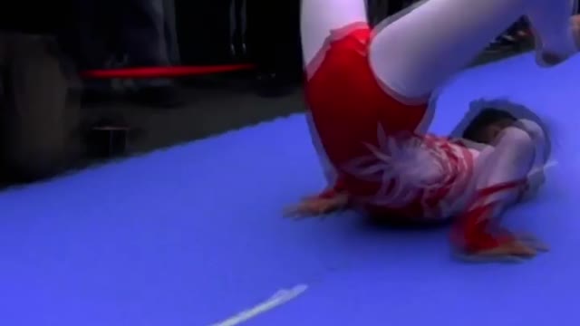 Rolling to the top | 10yo Chinese gymnastics prodigy flips her way to 3 (!) world records A DAY