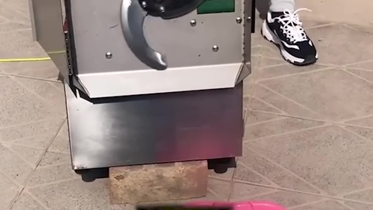 🤯 WORLD'S FASTEST CUTTING MACHINE 🤯