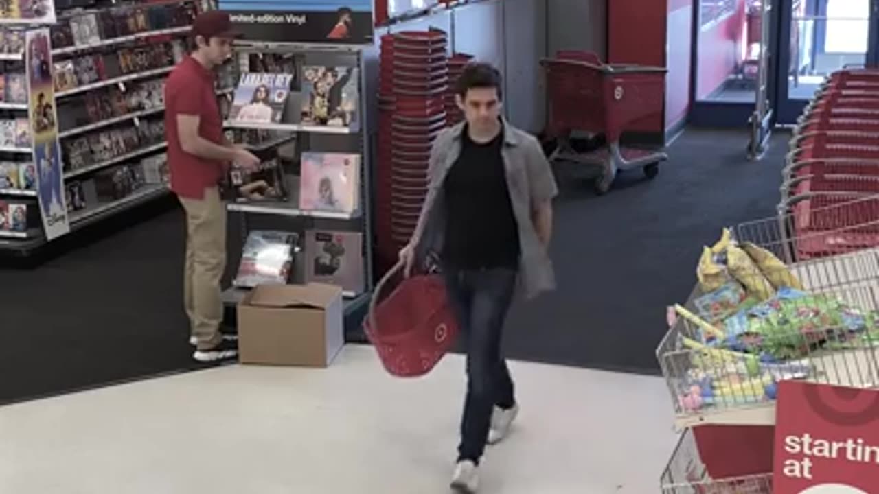 This employee's reaction was priceless!