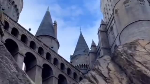 Have you arrived at the legendary Hogwarts?