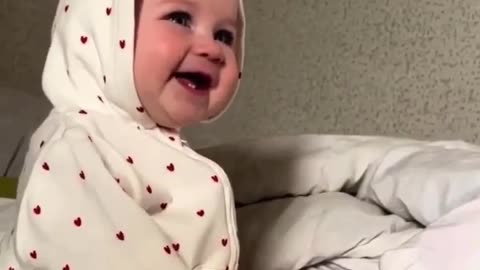 WORLDS ADORABLE BABY LAUGH!!