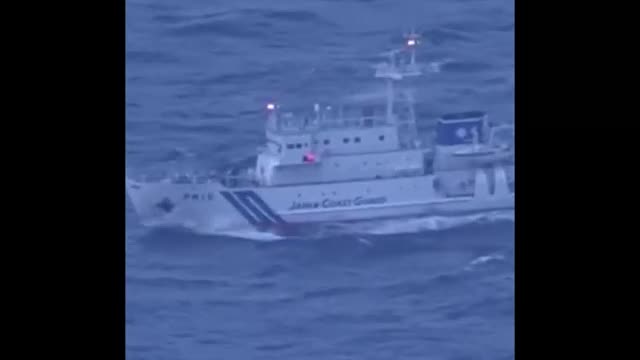 A 26 -person sightseeing ship sinks in the water near Hokkaido