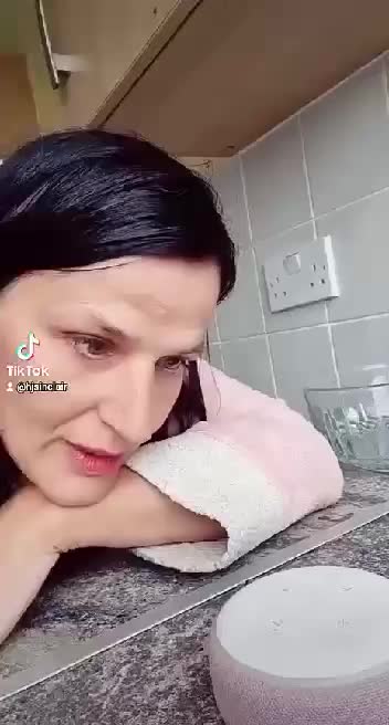 Alexa, what is the projected population in UK in 2025?