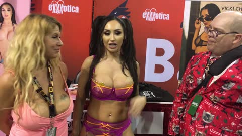 Reya Sunshine with Jiggy Jaguar Exxxotica Chicago IL