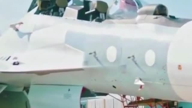 Jet Getting Ready For Combat - Spoolin' up