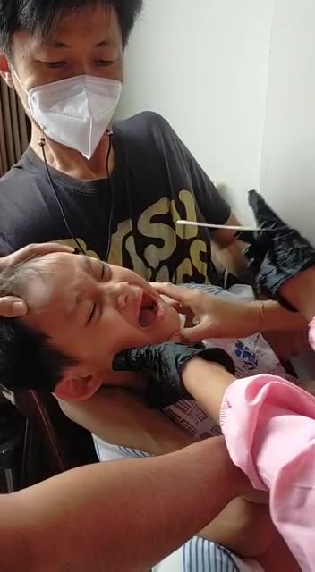 funny video during the Covid 19 test