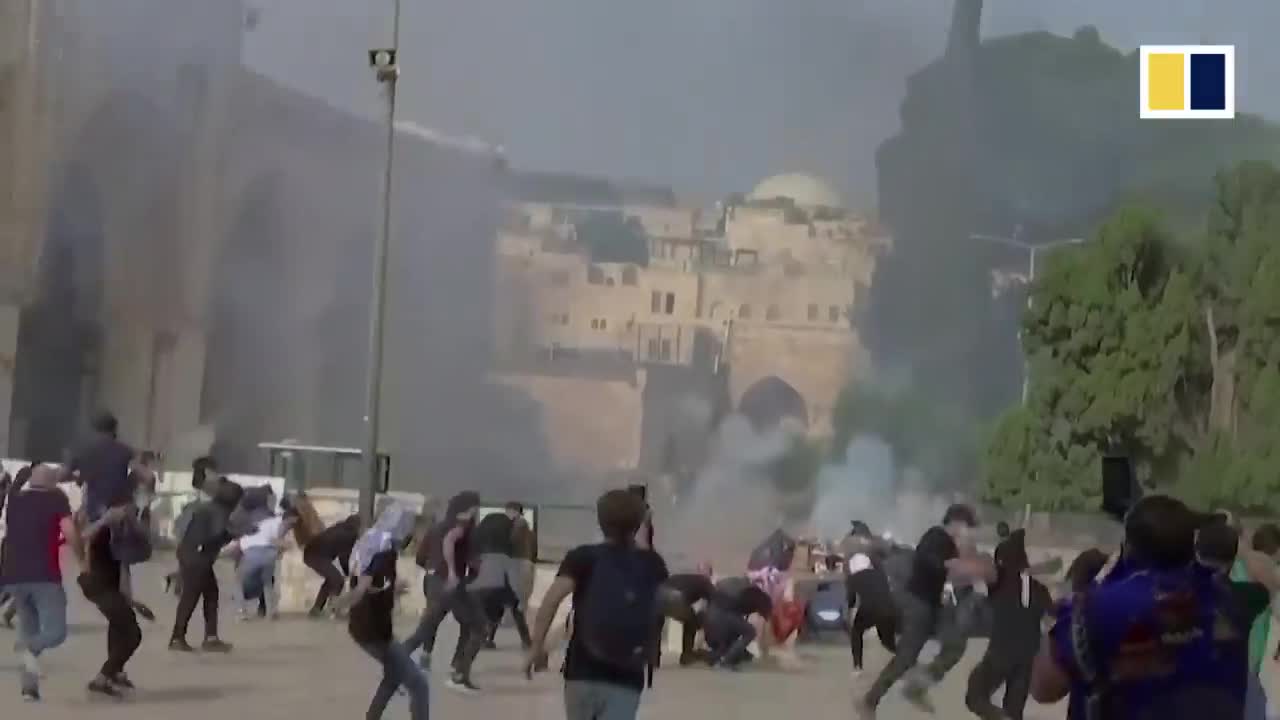 New conflicts between Palestinians and police leave more than 300 injured