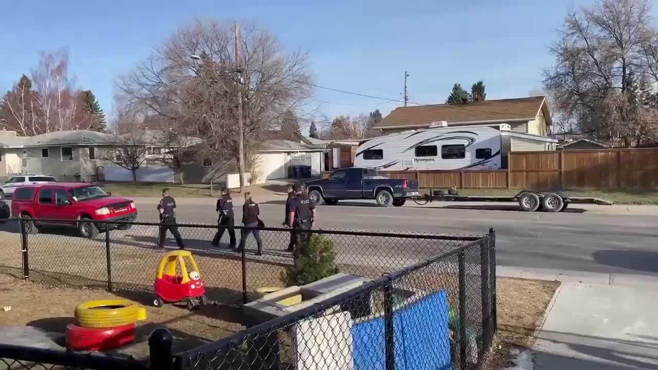 BREAKING: A Polish pastor just threw out the police who tried to shut down his church in Calgary