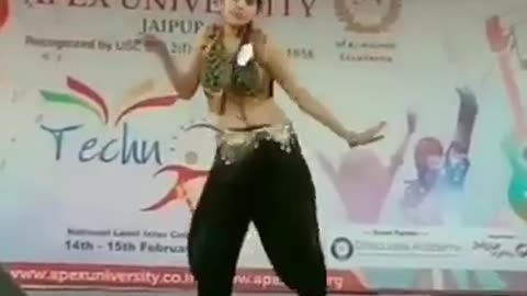 Beautiful Girl Dance beautifuly