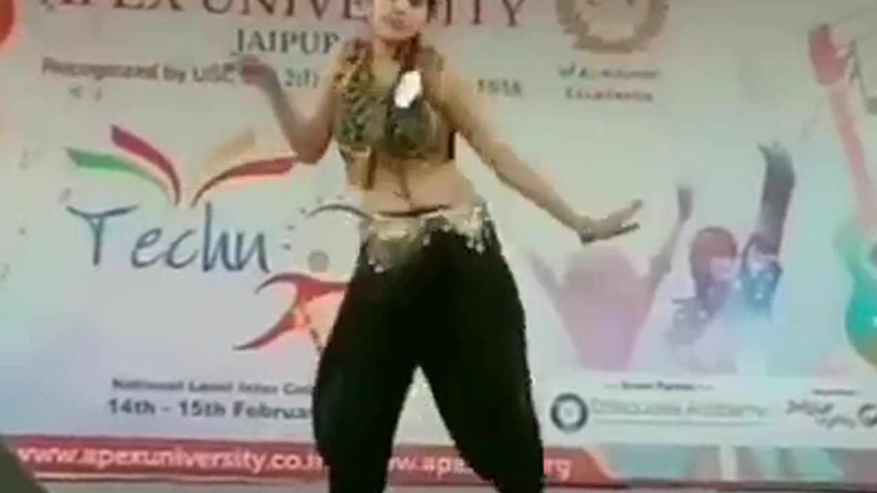 Beautiful Girl Dance beautifuly