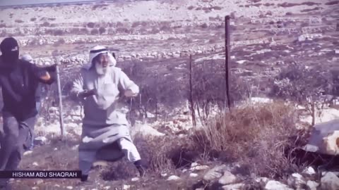 Old man vs Israeli soldiers