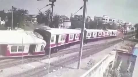 Head on Collision between Two Trains in India!!!!