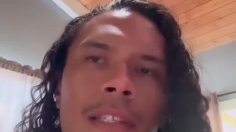 This guy is explaining what's happening with the fires in Maui, Hawaii