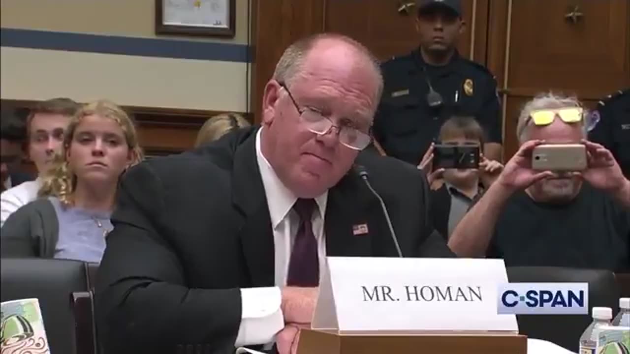 Border Czar Tom Homan: Families can be deported together TRUMP BORDER CZAR