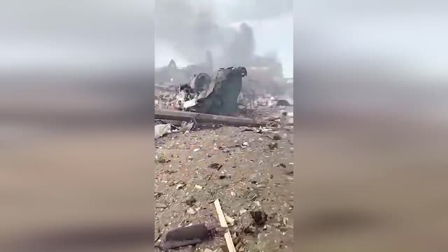 UKRAINE LOCALS BURNED A COLUMN OF RUSSIAN TANKS