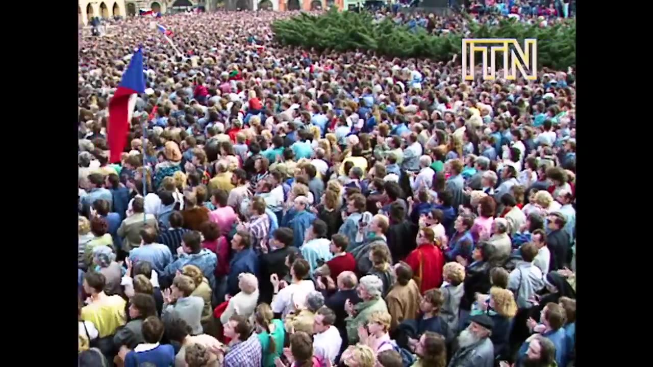 Velvet Revolution： Raw Footage of Soviet Troops Leaving Czechoslovakia (1990)