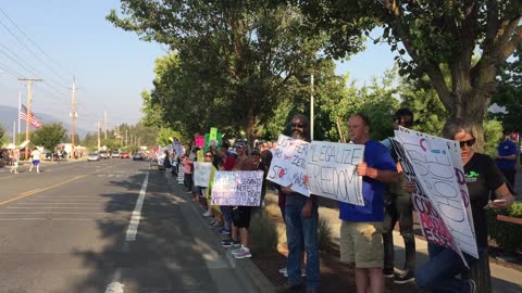 Protest Over Mandated Vaccines At Grants Pass Hospital.