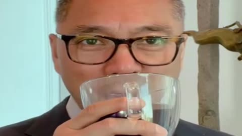 20220517文贵先生GETTR¹：什么是 #人生？ #正道主义，活人样，有利他价值！无法确定的每一天，每天都活得不一样；但在可以确定的目标和信仰中，走向自己美丽的成功！