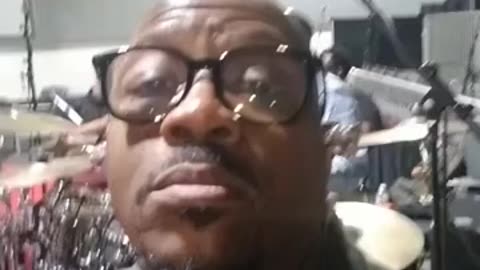 Lost electricity 🔌 in the convention center!! BUT STILL HAVE POWER⚡️🙌🏾💃🏽🕺🏾