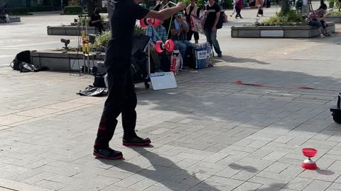 Street juggling show!! - Japan travel