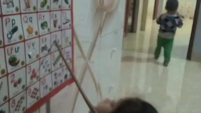 when the baby learns to read the letters of Vietnam
