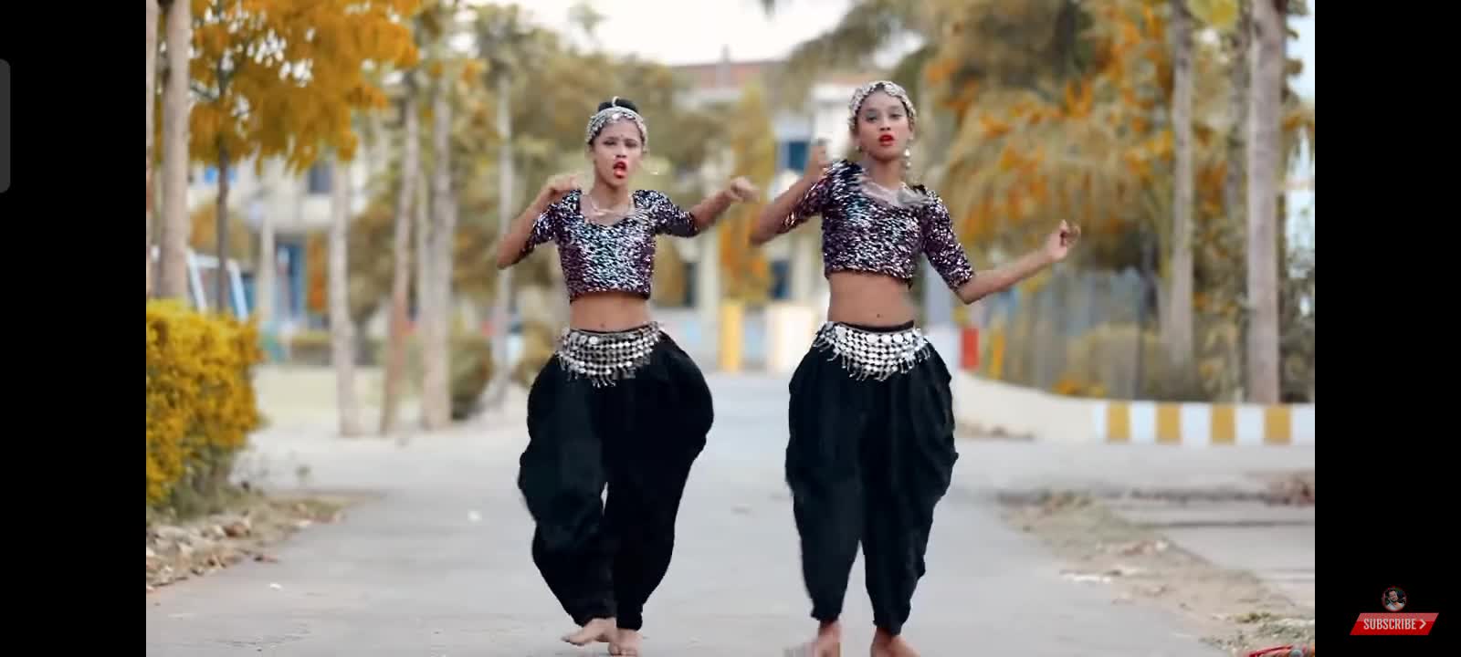 Chhamak chalo / dance