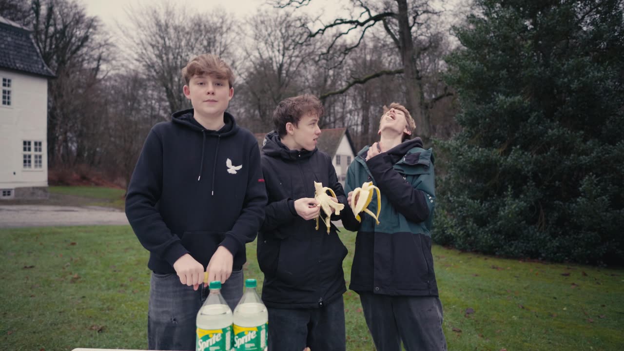 Torten og falhos Julekalender: Banan og sprite challenge