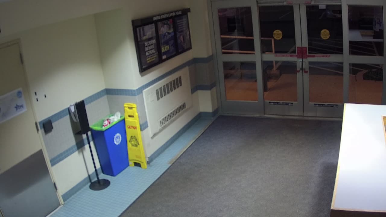 1662HQOB01WestDoor_2021-01-06_00h19min53s297ms.mp4