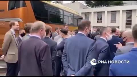 The deported Russian staff left the Russian Embassy in Japan