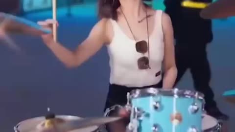 Video clip drum