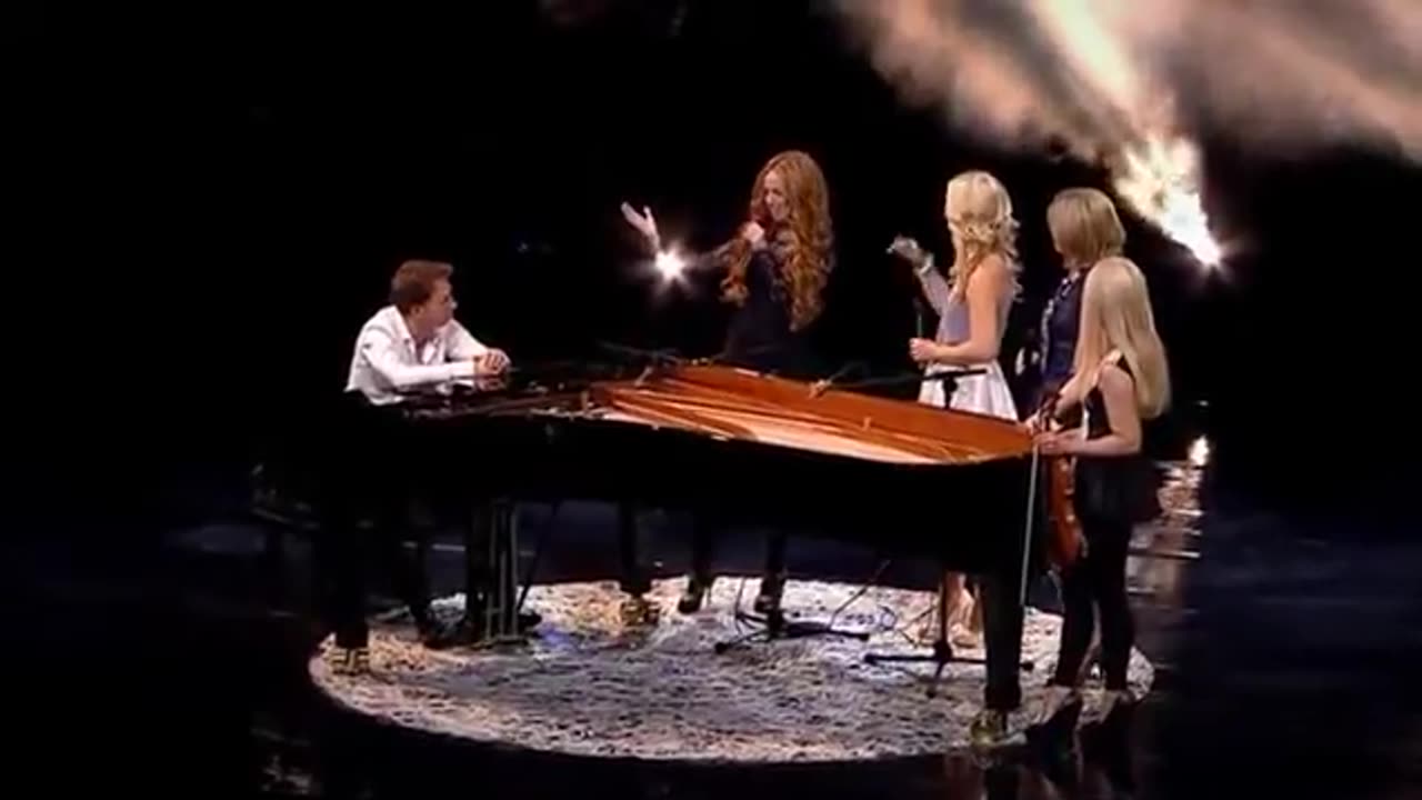 Celtic Woman Home for Christmas Live from Dublin - Away in The Manger