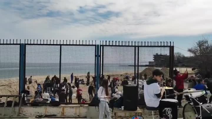 This is how Odessa volunteers load up trucks with sandbags for barricades.