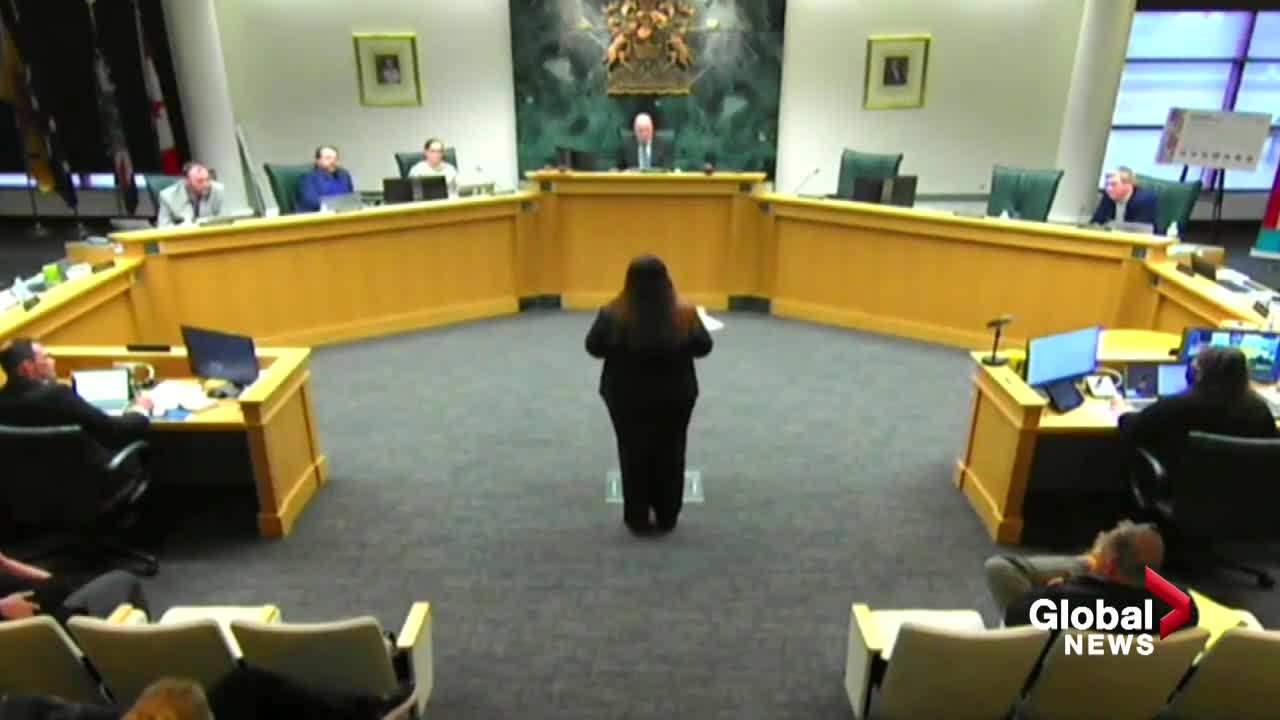 Firefighter in Alberta resigns in scathing speech before city council