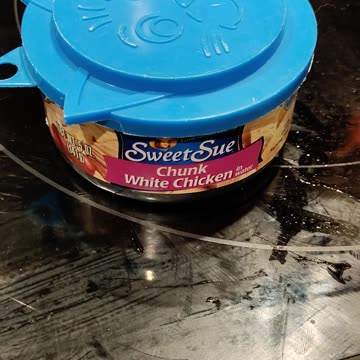 Eating Sweet Sue Chunk White Chicken, Dbn, MI, 9/23/23