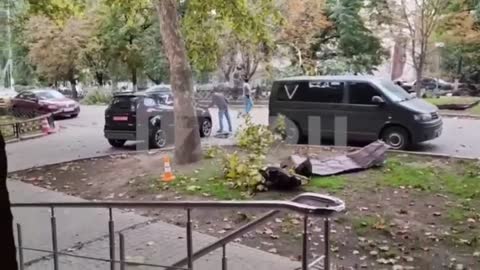 After the explosion next to the administration building in Kherson.