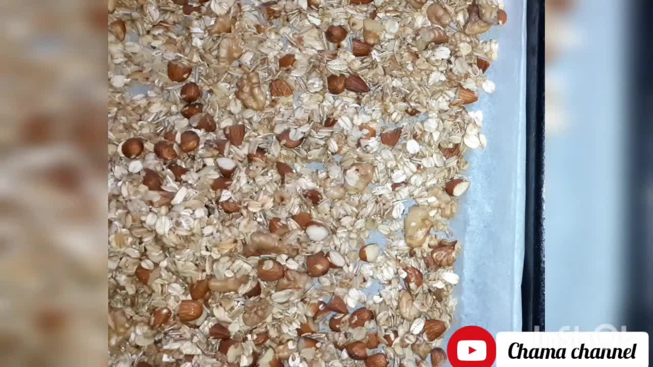 Homemade granola, super easy recipe.