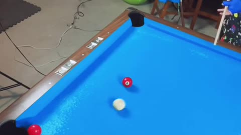 Confusingpeoplewithspinpt。2#trickshots#billiards#8ball#AirPodsJUMP