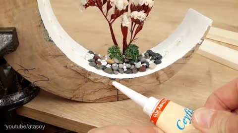 How to Make A Flowering Crescent Shaped Epoxy Resin Lamp